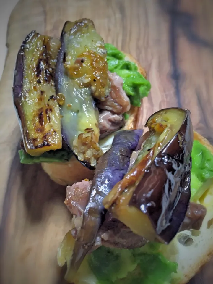 Steak,avocado and eggplant open sandwich|Mary Annさん