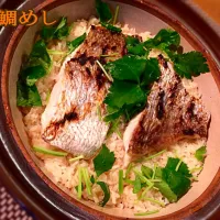 Snapdishの料理写真:土鍋で鯛めし🐟