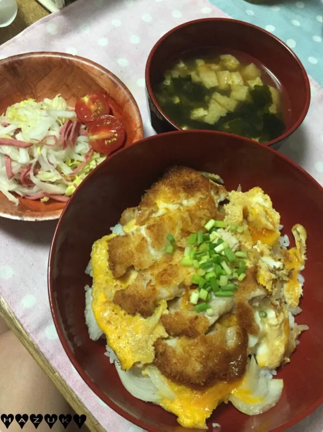 8/3(月)晩ごはん♡カツ丼  大根とハムのサラダ  わかめと油揚げの味噌汁|⁑葉月⁑さん