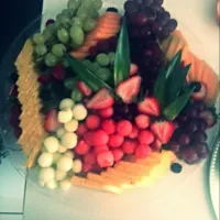 Fruit Platter #Pineapple #Strawberry #BlueBerry #Raspberry #WhiteGrapes #RedGrapes #Watermelon #HoneyDew #Cantaloupe|Garcia Jasnique Hallさん