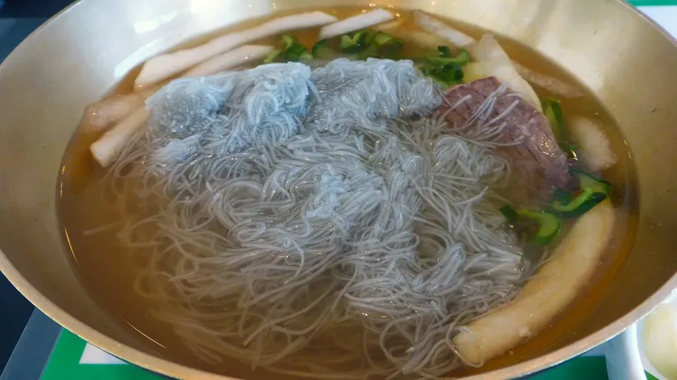 Korean cold noodle in broth|steven z.y.さん