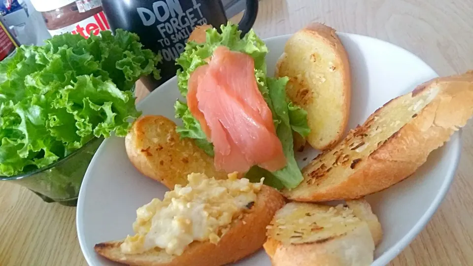 #breakfast #HH #homecook #Healthy # bread #Coffee #smoke salmon #Eggs # energy # many choices|Helen Wongさん