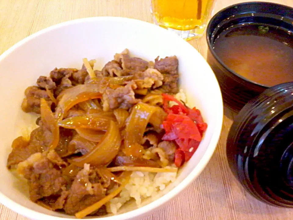 Snapdishの料理写真:Gyu Don Beef Rice n Miso Soup ✔|🌼 Pooja's Kitchenette 🌼さん