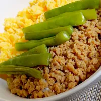 ＊簡単そぼろ丼＊|みこたすさん