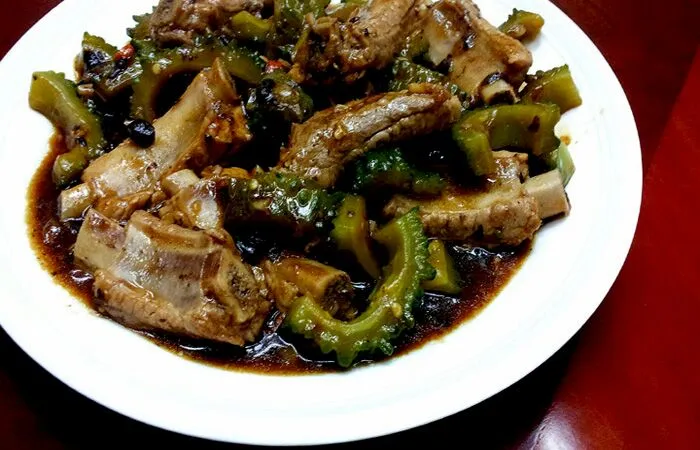 豉汁苦瓜排骨。。。spare ribs with bitter gourd in black bean sauce|steven z.y.さん