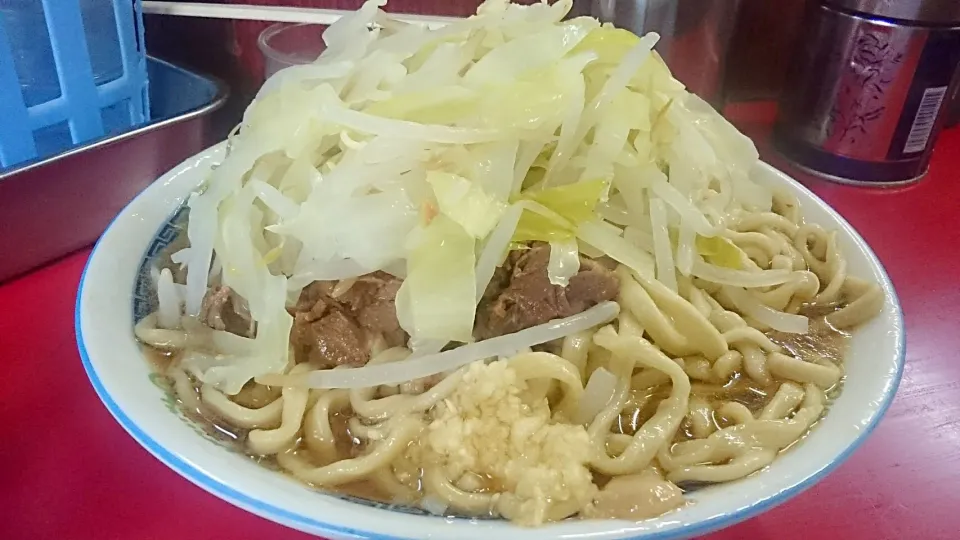 二郎目黒店の小豚ラーメン+ヤサイ+ニンニクW  ＠目黒|大脇さん