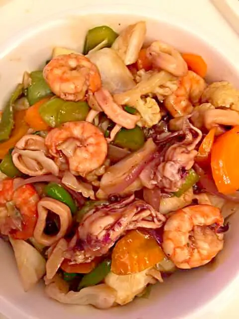 Srafood Salad W/ Shrimps, Muscles.Clams, And Vegetables|Sheila Harrisさん