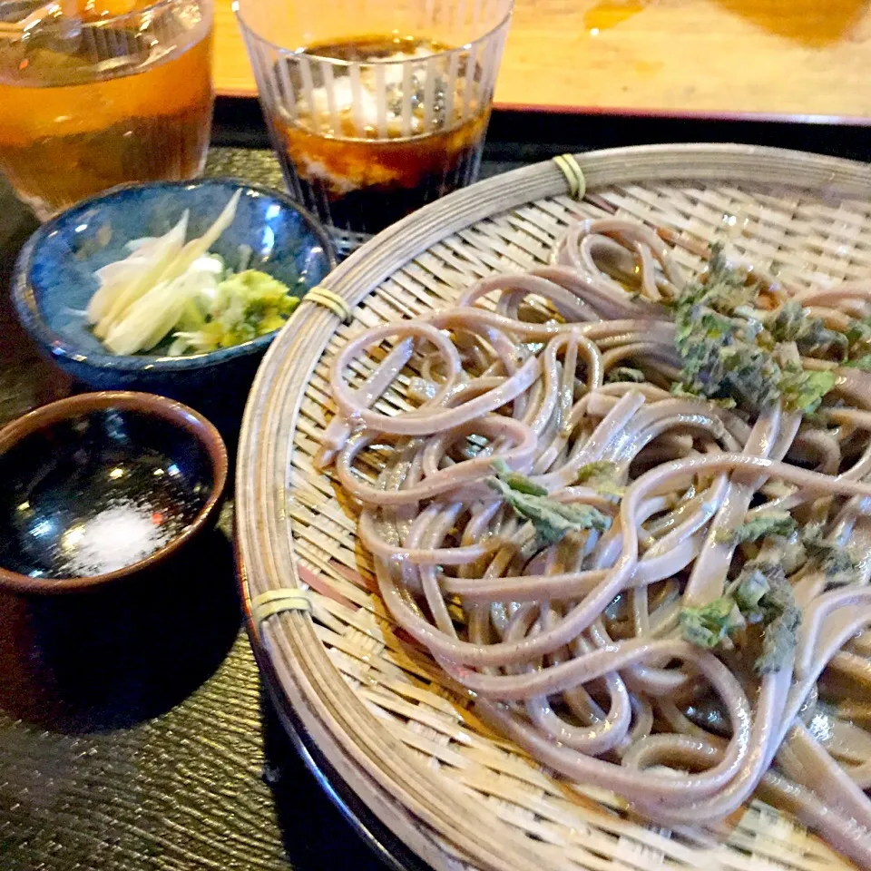 殻ごと挽いた蕎麦粉の二八蕎麦|亀戸 養生蕎麦 高のさん