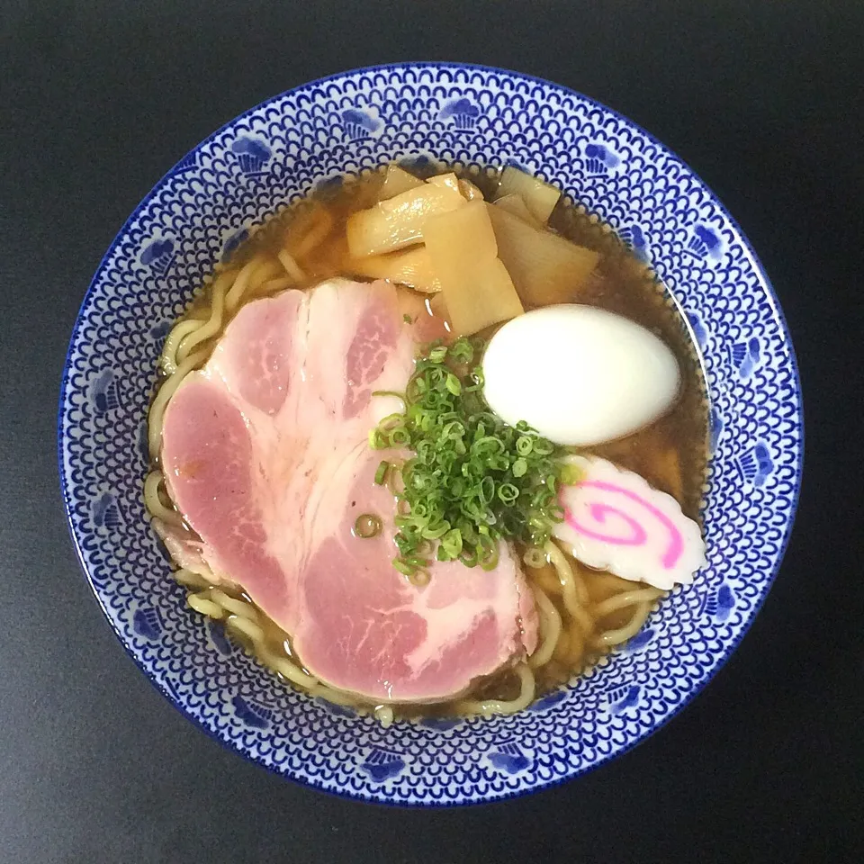 Snapdishの料理写真:にぼ醤油ラーメン（太麺）|.さん