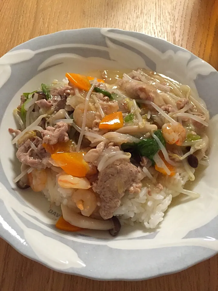 海老と豚肉のあんかけ丼|まかろんさん