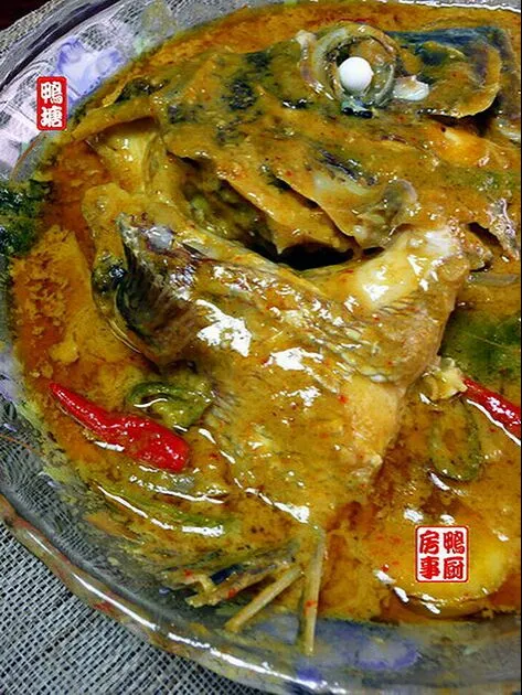 青咖喱鱼头。。。sea bream head in green curry|steven z.y.さん