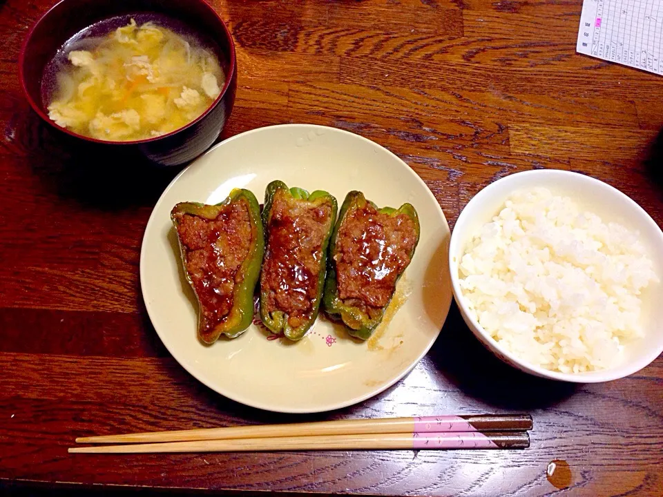 ピーマンの肉詰め&給食の卵スープ|やぎりんさん