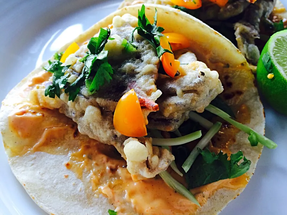 Snapdishの料理写真:Soft Shell Crab Taco|clarence alexanderさん