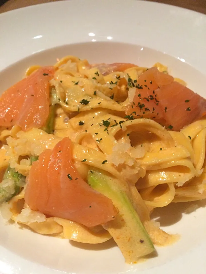 Smoked salmon and asparagus pasta @ assembly ground|Ong Sor Fernさん