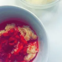 Snapdishの料理写真:#breakfast - oats, raspberry and orange honey on top ! & white melon ♡|Mélissaさん