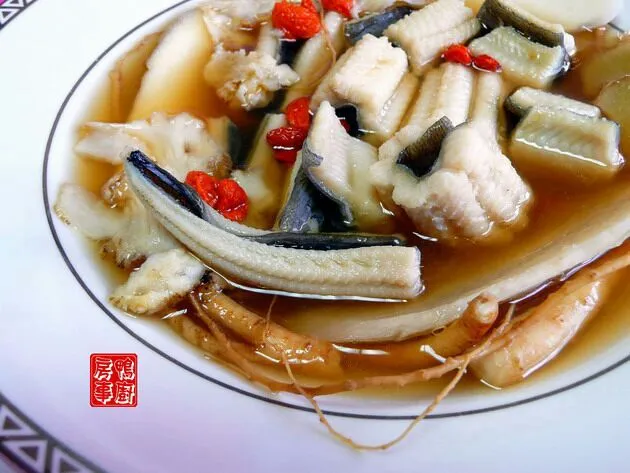 药膳鳗鱼。。。steamed eel in herbal wine|steven z.y.さん