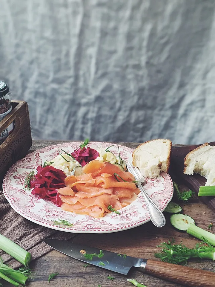 Smoke salmon,potato salad,shaved fennel marinated with beet|rick chanさん