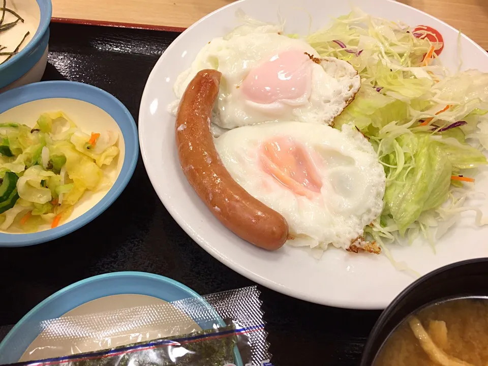 ソーセージエッグW定食|マハロ菊池さん