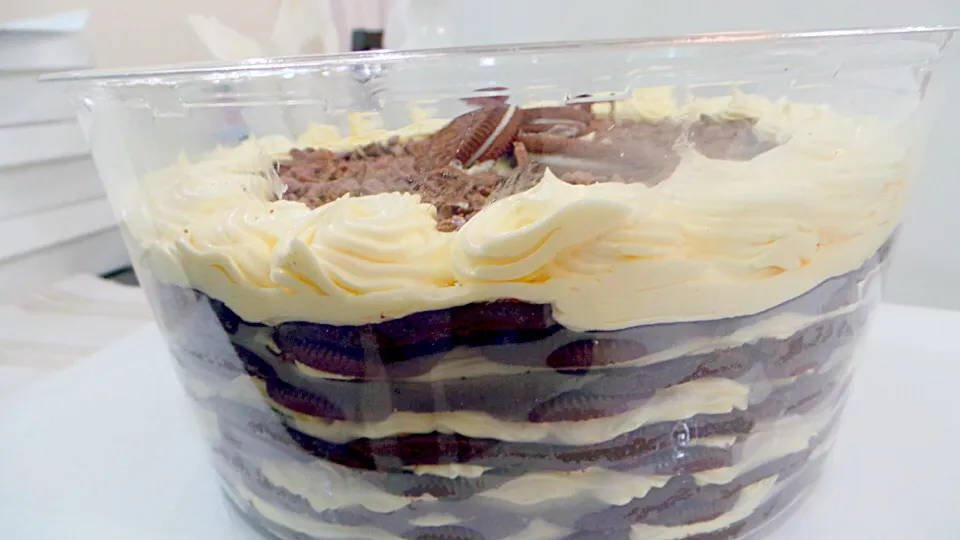 Snapdishの料理写真:Oreo Trifle|so sweetさん