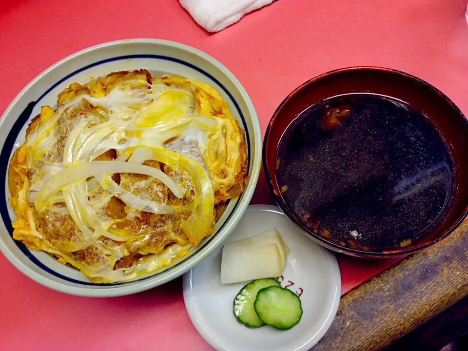 中華そば屋さんのカツ丼|あぼちさん