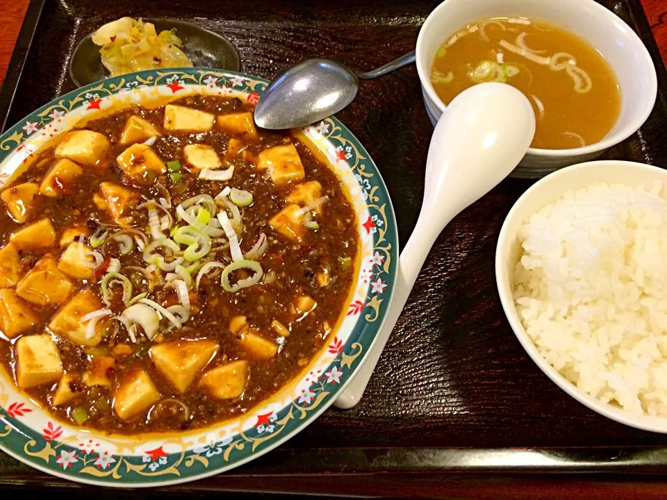 Snapdishの料理写真:麻婆豆腐定食も600円|りえさん