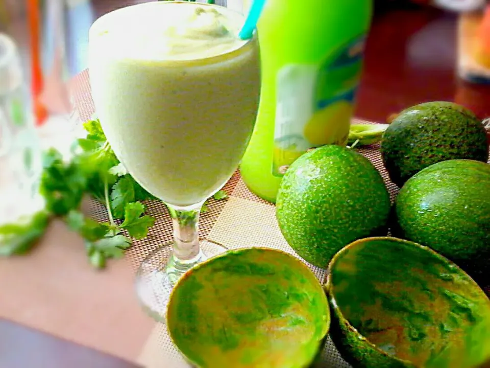 Avocado Vanilla Ice Cream n Lime & Toffee Caramel Smoothie ✔|🌼 Pooja's Kitchenette 🌼さん