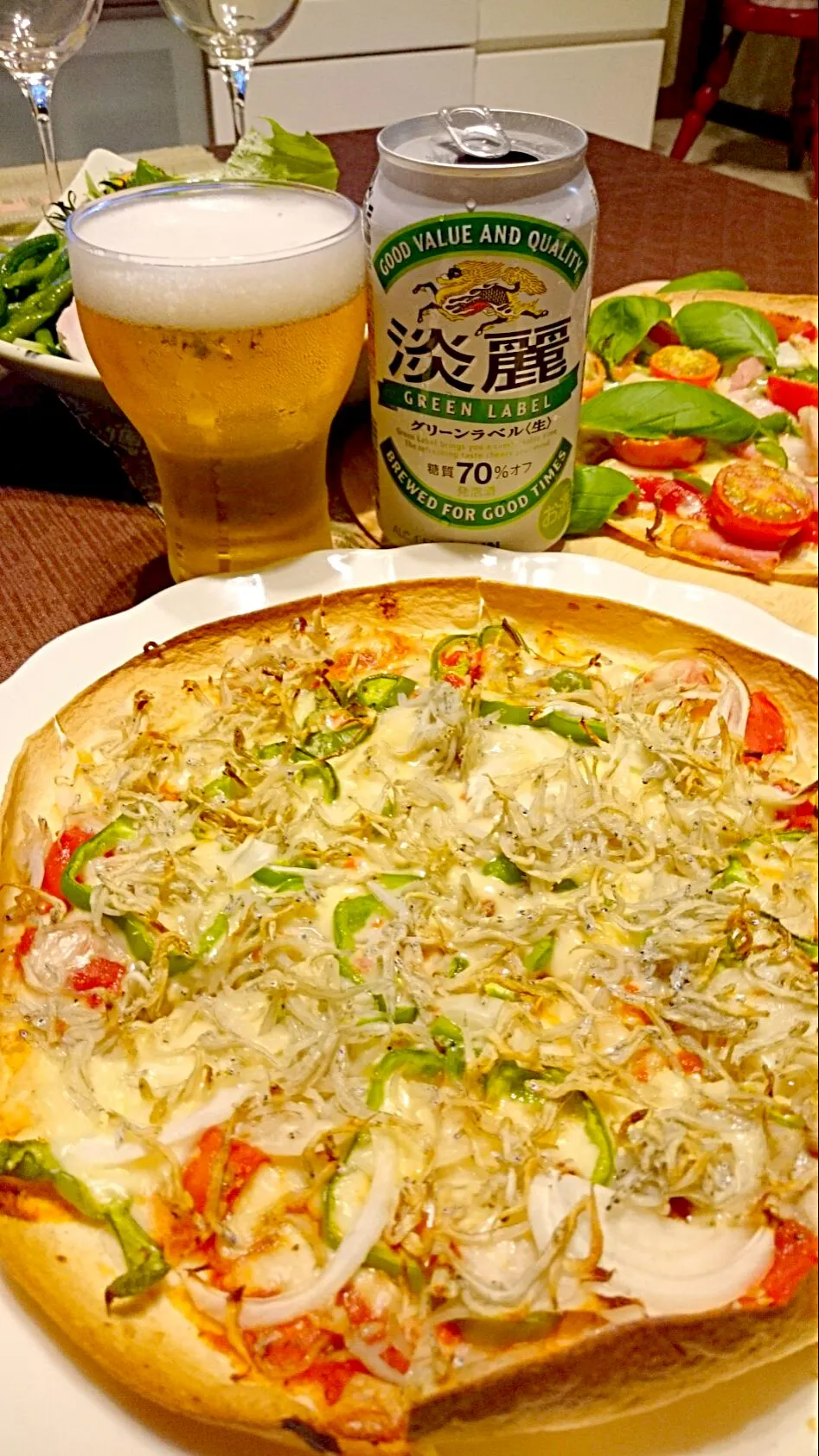 トルティーヤでシラスのピザ🍕淡麗🍺|ナムナムさん