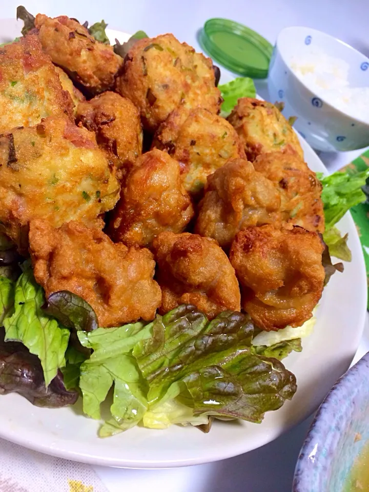 タコ入ってないけどたこ焼きみたいな落とし揚げ、唐揚げ|ずずさん