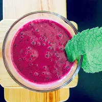 Blueberry smoothie with mint|Laima Zemeleさん