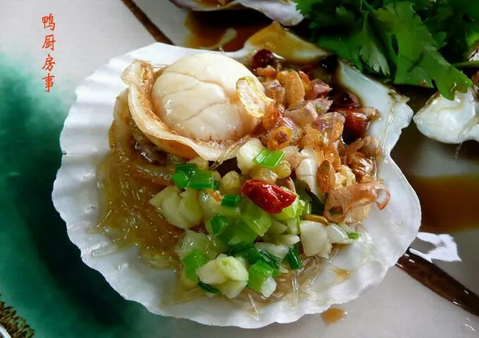 Snapdishの料理写真:steamed scallop 2|steven z.y.さん