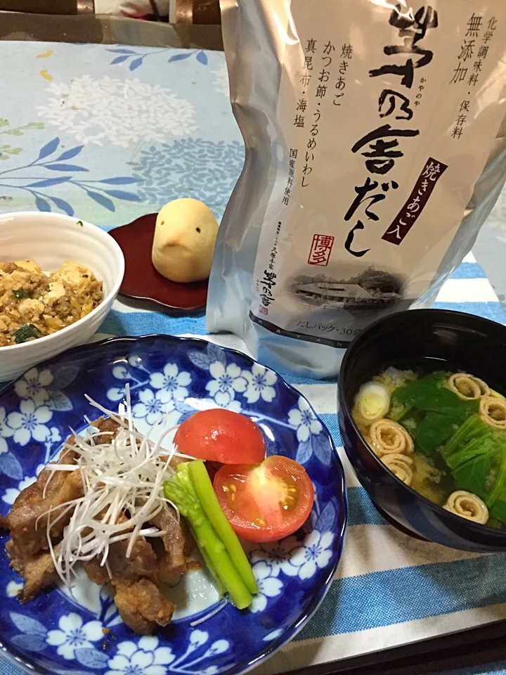 なんか怠重😩って思ったら、豚肉🐷食べて無かったの😂    だから、ネギや生姜、ニンニクと一緒に夕飯👍🏻    ダシの効いた味噌汁も、夏バテには最高✌️   デザートは和菓子の🐥|ようこさん