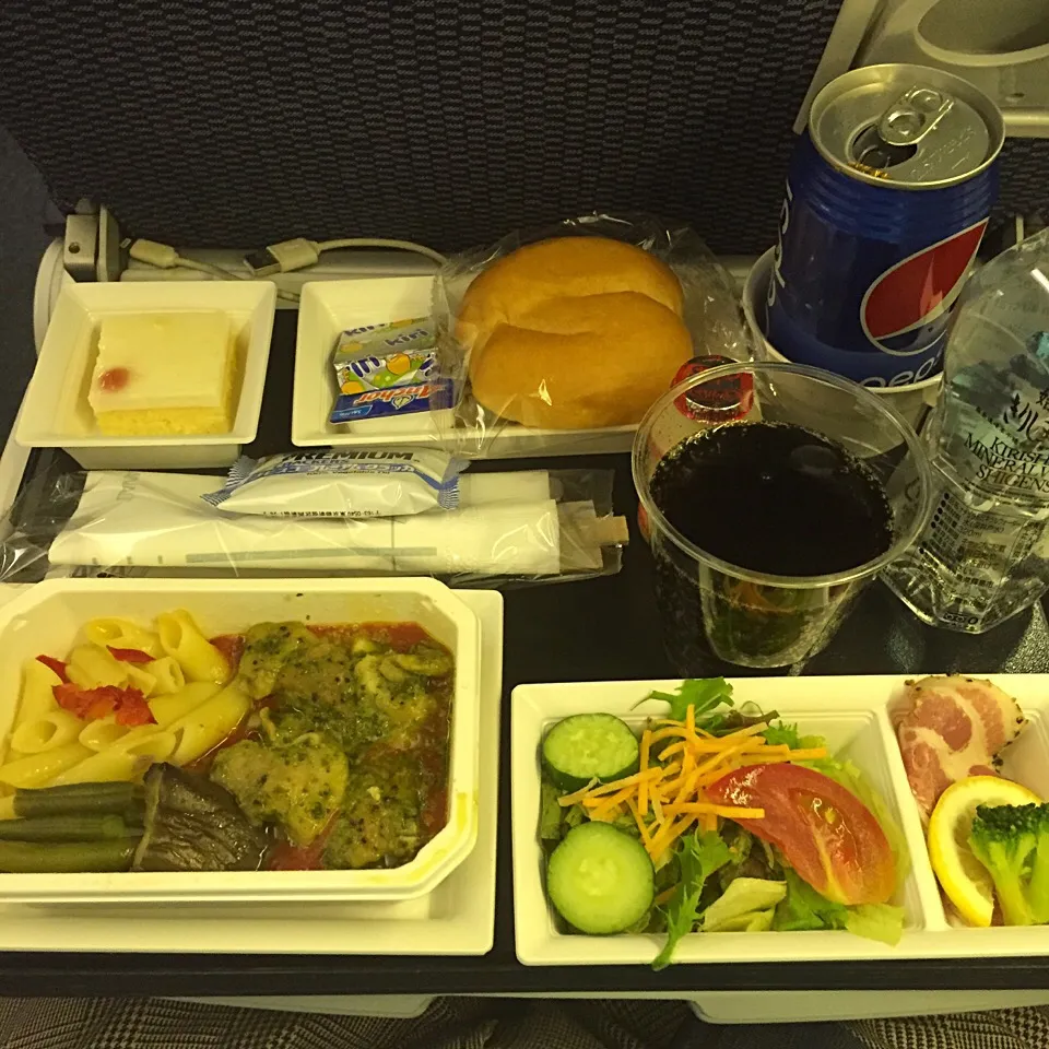 Snapdishの料理写真:flight meal of NH827|maixx ใหม่さん