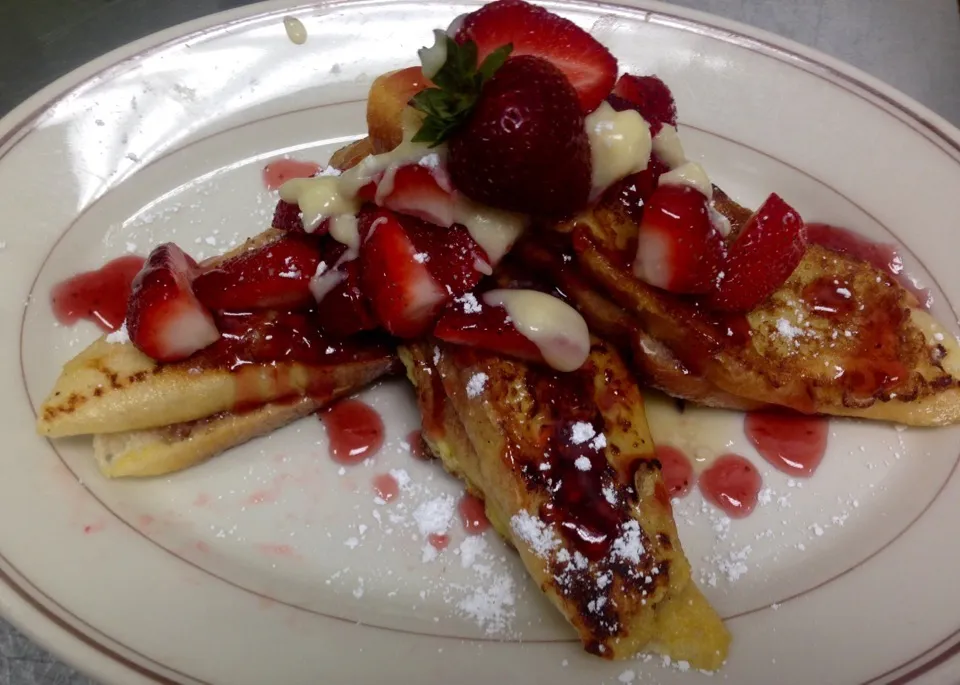 Stuffed Berry French Toast|peggy waldonさん