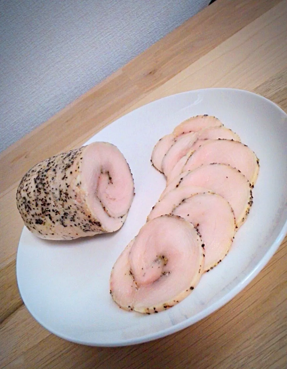 Snapdishの料理写真:鶏ハム～パストラミ風～|こもず♪さん