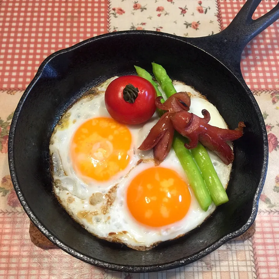 ロッジのスキレットde目玉焼き🍳|＊ゆみしぼり＊さん