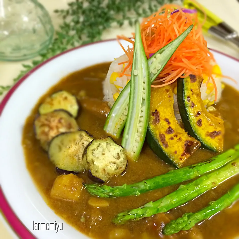 やっぱり食べい✨夏野菜カレーだょぉ♡*°:.(*ˊᗨˋ*).:°*♡|ラルム☪┈さん