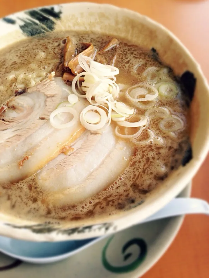 濃厚煮干しラーメン|えどがろさん