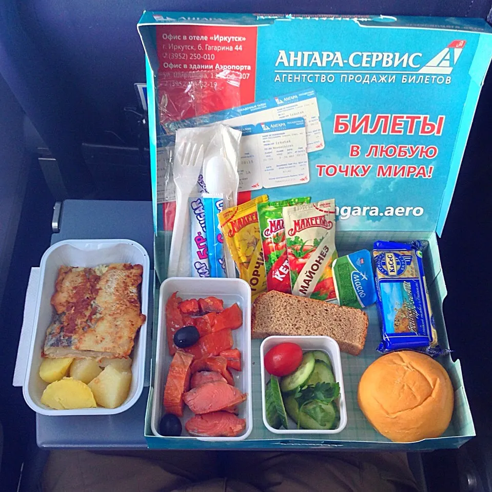 Snapdishの料理写真:アンガラ航空 機内食✈️🍴|うるるとらさん