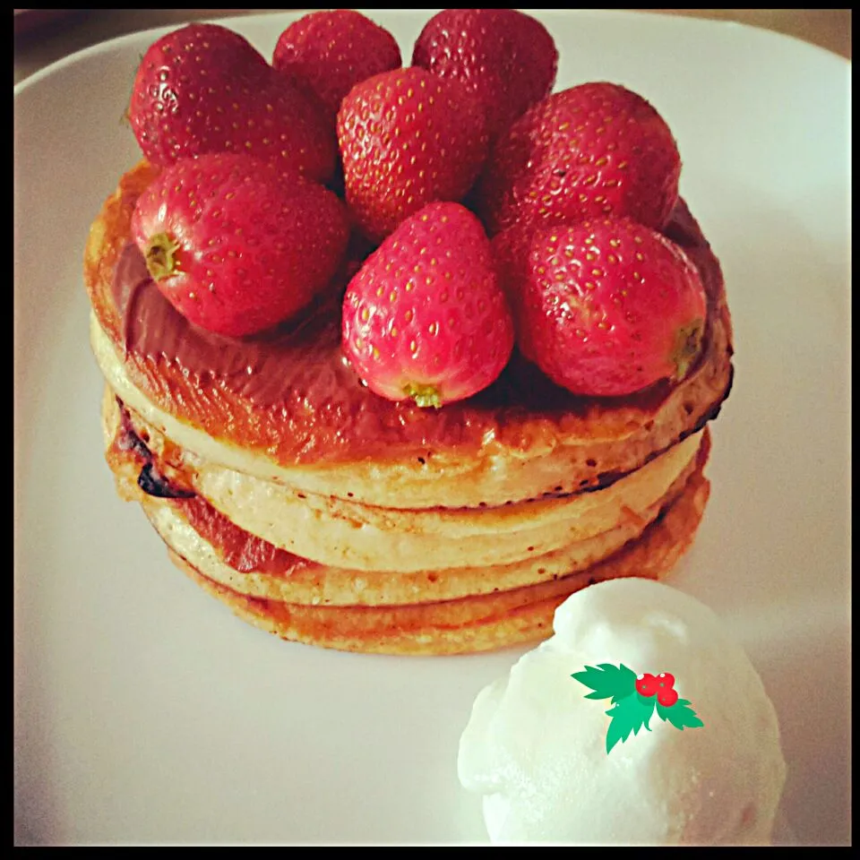 Snapdishの料理写真:My nutella pancake ala oshin 🍰😉|Oshin Sheagalさん