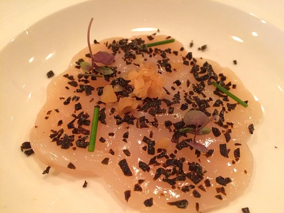 Hokkaido scallops with chye poh, konbu and truffle oil @Wild Rocket|Ong Sor Fernさん