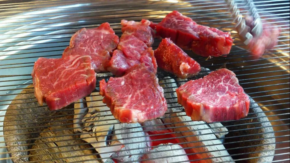 charcoal grilled beef|steven z.y.さん