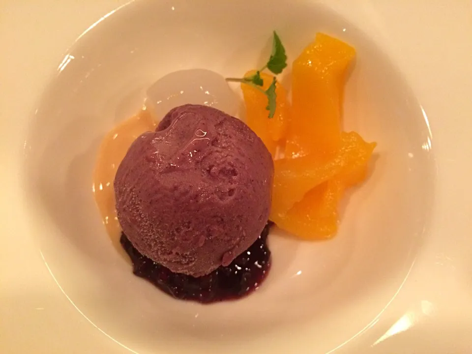 Pulot hitam ice cream with sea coconut and jackfruit|Ong Sor Fernさん