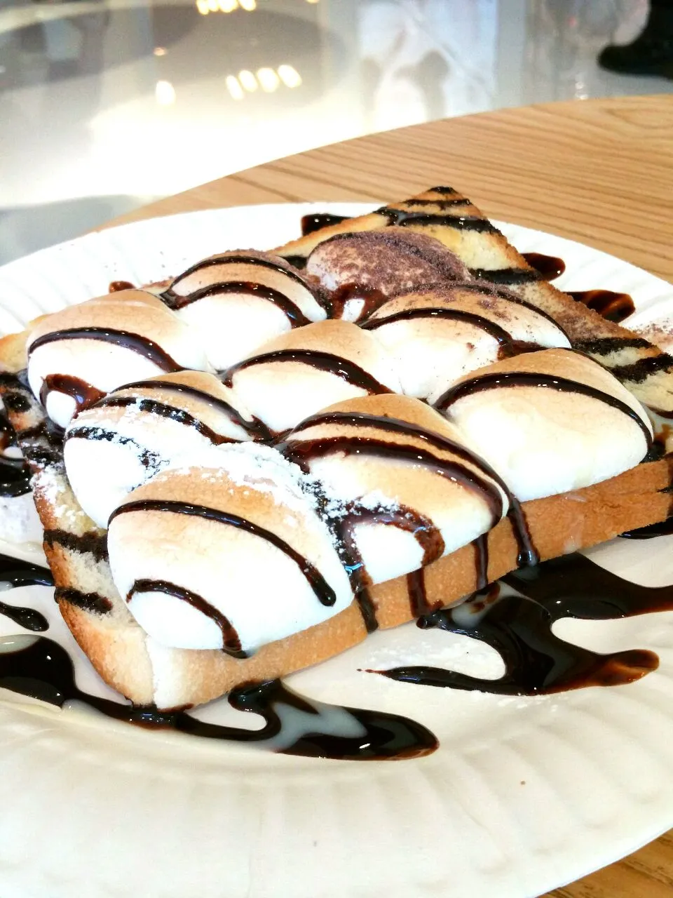 Toast with marshmallow and chocolate sauce|Cherryさん