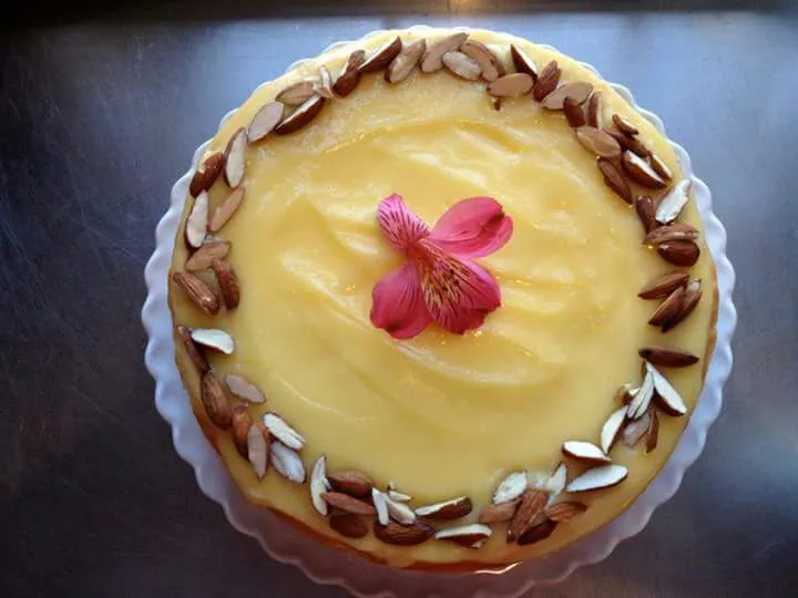 almond cheese cake with lemon curd|CHUENCHAIさん