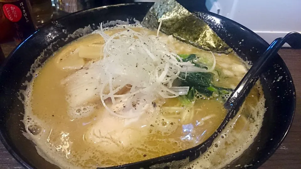 自家製麺 ほうきぼし の 鶏煮干ラーメン ＠赤羽、志茂|大脇さん