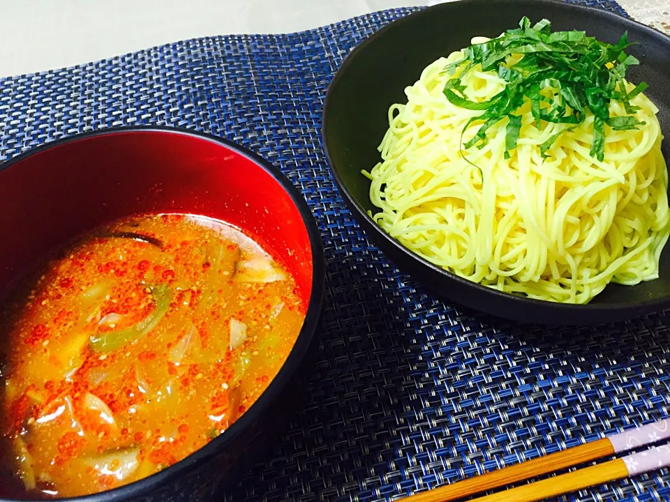 Snapdishの料理写真:ラー油が効いてるピリ辛味噌付けラーメン！|Kazuhiro Tanabeさん