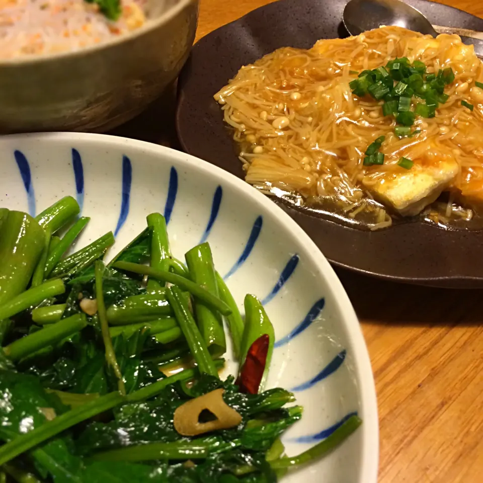 タイ風空芯菜の炒め物ときのこのあんかけ豆腐のステーキ|まるこさん