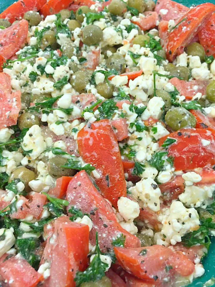 Tomato Olive n Feta Salad|Chef Ampさん