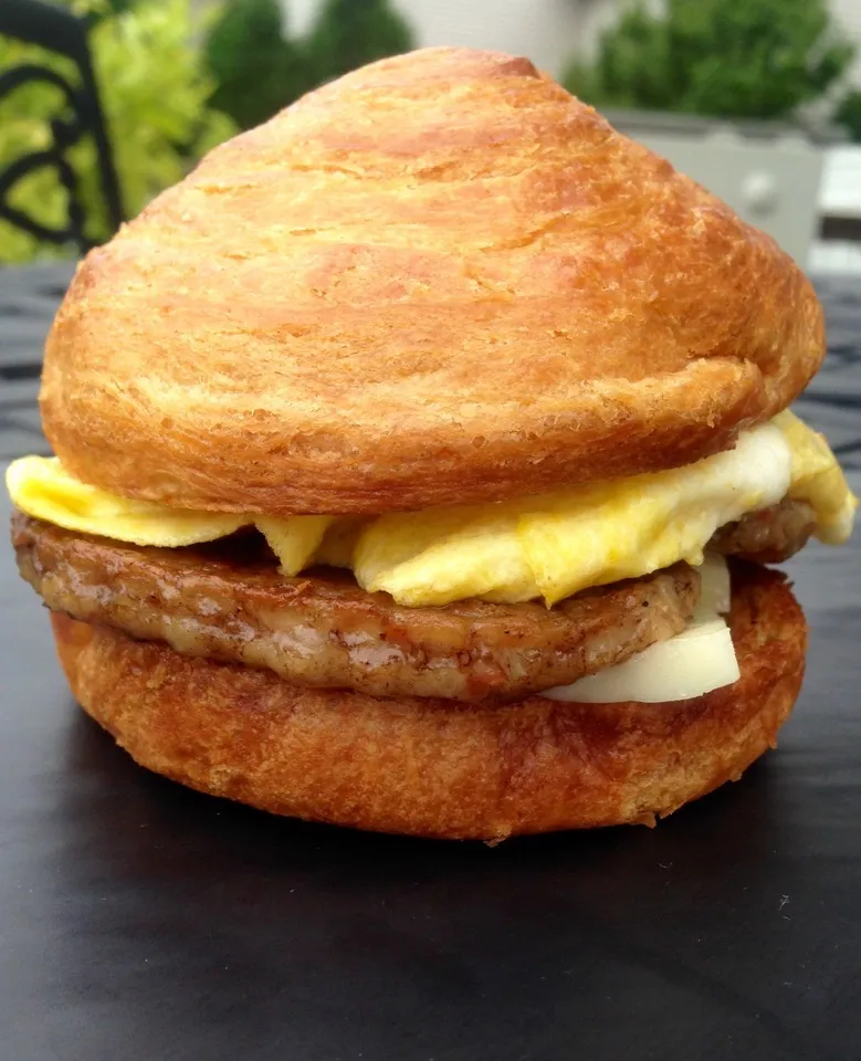 Breakfast Sandwich with sausage egg and cheese|peggy waldonさん