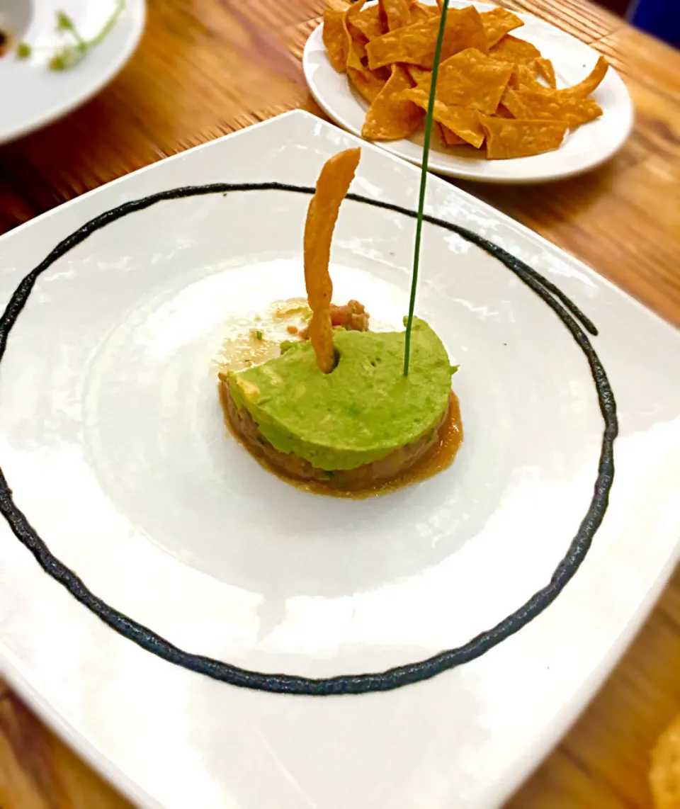 Snapdishの料理写真:Ceviche de Pescado con Aguacate.|Loreleyさん